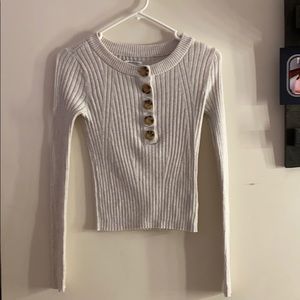 long sleeves white knit shirt